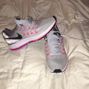 Nike Zoom Pegasus 33 sneakers